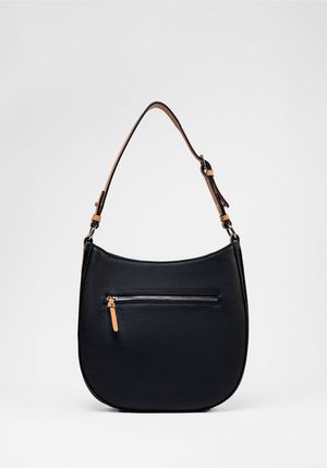 CARTERA OVAL LEATHER