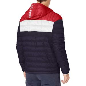 Casaca Tommy Hilfiger acolchada resistente al agua para hombre