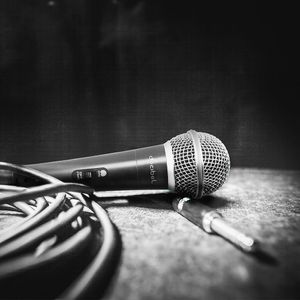 Micrófono alámbrico Decibel FM-558 3M 1/4" XLR, negro