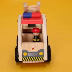 Transporte de Madera con Personaje