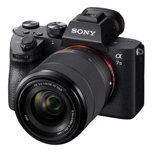 Cámara Profesional Alpha A7 III Full Frame Mirrorless con Lente 28-70mm ILCE7M3K