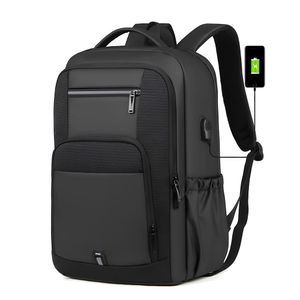 Mochila Impermeable Plus USB Resistente - Negro