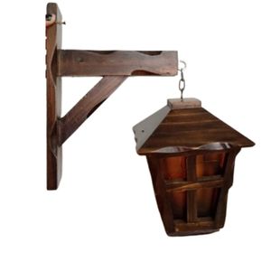 Farol de Madera Hechizada con Base Marron