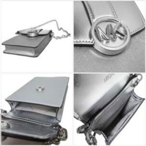 Crossbody Porta Celular Michael Kors Carmen Plateado