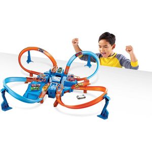 Hot Wheels Criss Cross Crash con auto 1:64 y propulsor motorizado