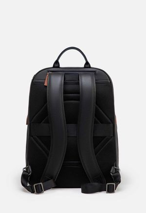 MOCHILA MULTIPROPOSITO