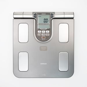 Balanza con Sensor de Cuerpo Completo OMRON HBF-514C
