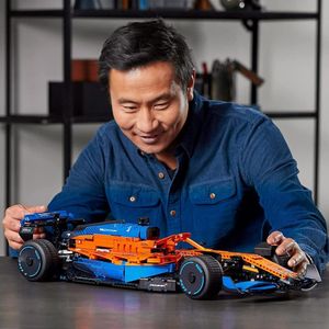 LEGO 42141 Technic McLaren F1 2022, kit de coche de carreras para adultos, gran regalo
