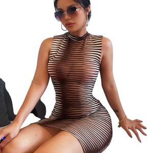 Vestido de malla con rayas