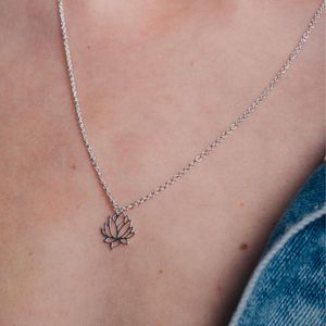 Collar Flor de Loto de Plata 925