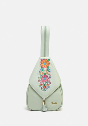 MOCHILA SUMAK