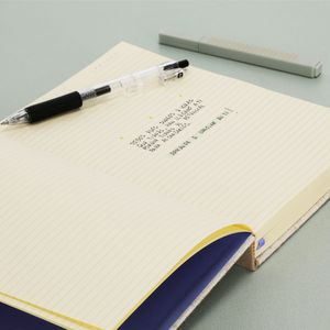 Libreta Tela con Portalápiz y 176 Hojas con Líneas 15x2x21 cm