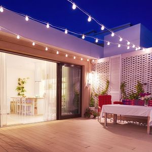 Guirnalda Led Orange Olivia 12 Focos Luz Cálida 7m IP65 Blanco