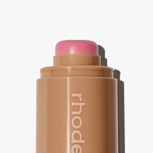 Rubor en Crema Color piggy - Rhode - Maquillaje Hailey Bieber
