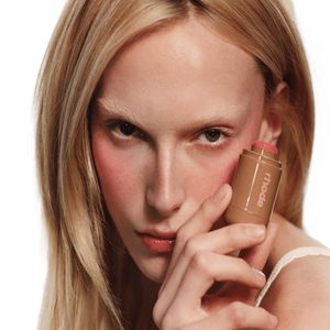 Rubor en Crema Color: spicy marg -  bright coral - Rhode Hailey Bieber - Maquillaje