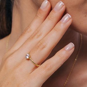 Anillo de Compromiso Bañado en Oro 24K Talla 6