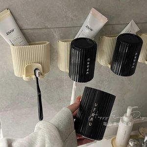 Organizador De Baño Con Vasos UFORU 4 Vasos Negro  503VN03