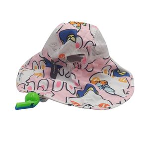 Sombrero con silbato azul y verde y diseños de conejos