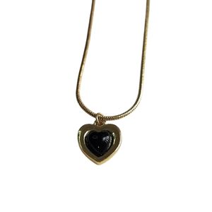 Collar Corazón Negro -  Acero inoxidable enchapado en oro de 18K