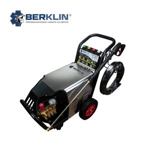 Hidrolavadora Berklin de Alta Presión con Cubierta de Acero de 3.3HP -1750PSI