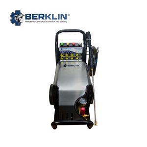 Hidrolavadora Berklin de Alta Presión con Cubierta de Acero de 3.3HP -1750PSI