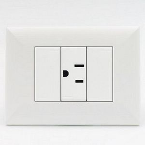 TOMACORRIENTE SIMPLE AMERICANO SINTHESI S17 PLACA BLANCA Y DADO BLANCO