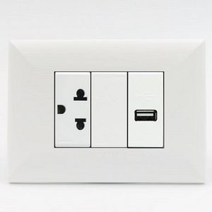 TOMACORRIENTE DOBLE (1 UNVRSL CN TIERRA + 1 CRGDR USB TIP A) SINTHESI S17 PLACA BLANCA Y DADO BLANCO