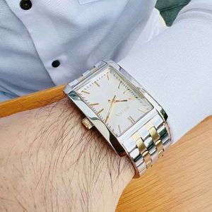 Reloj Bulova 98A137 de Vestir para Hombre Acero Inoxidable Plateado Dorado Dial Plateado