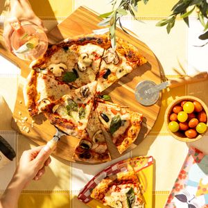 Tabla Pizza de Madera con mango 38x1,5 cm