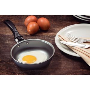 Sartén para huevo Tramontina Turim en aluminio con revestimiento antiadherente Starflon Max y mango baquelita plomo de 13 cm y 0,4 L