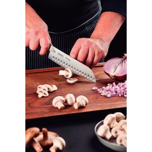 Cuchillo Santoku Tramontina Century con lámina de acero inoxidable y mango de policarbonato y fibra de vidrio, 7"