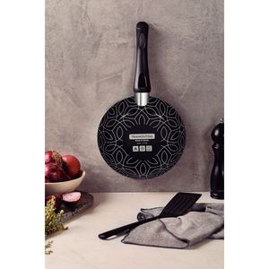 Sartén Tramontina Paris en Aluminio con Revestimiento Interno con Antiadherente Starflon Max y Externo Siliconado Negro con Espátula de 18 cm 0,6 L