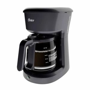 Cafetera Oster de 12 tazas con filtro permanente BVSTDCS12B.