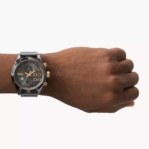 Reloj Diesel Double Down DZ4614 Fecha Cronómetro Acero Inoxidable Gunmetal Dorado