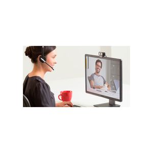 Cámara Logitech C930E negra, calidad HD, ideal para videoconferencias y streaming profesional