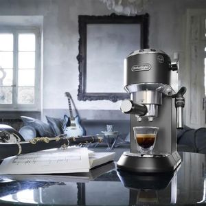 Cafetera Espresso Dedica Negro EC685BK