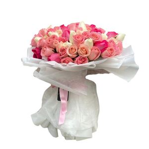 Ramo buchon de 100 rosas rosadas blancas y fucsias - Ramo de flores