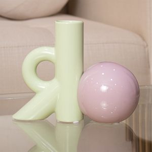 Florero Panadecor Moderno Verde con Esfera Rosa 17CM Porcelana