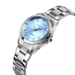 RELOJ SKMEI 1620 PLATEADO FONDO AZUL CORREA ACERO PARA MUJER.