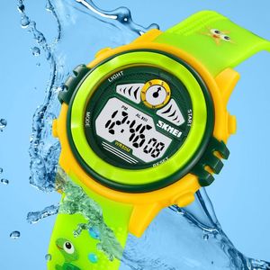 Reloj Skmei 2266 con diseños para niños con luces