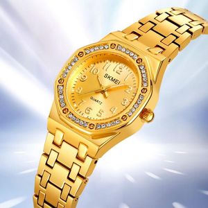 RELOJ SKMEI 2508  DORADO CORREA ACERO PARA MUJER