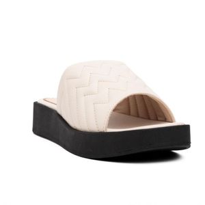 Sandalia Kardashian - Hueso