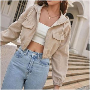 Casaca corduroy de mujer estilo crop